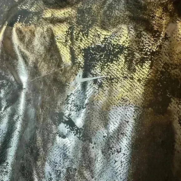 EUC Nike Air Women’s Foil Running Jacket - Small - Picture 7 of 10